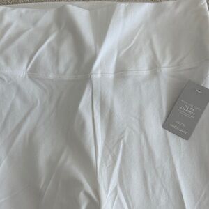 Nordstrom White High-Rise Capri Leggings
